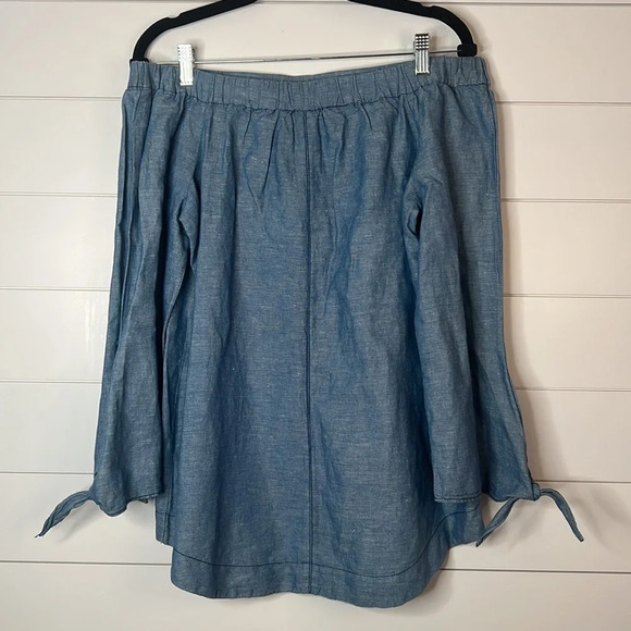 Free People off shoulder linen blend blue chambray top. Size Small. - Picture 5 of 9